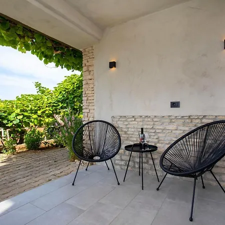 Apartman Lina *